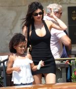 Access_Kardashian_4.jpg