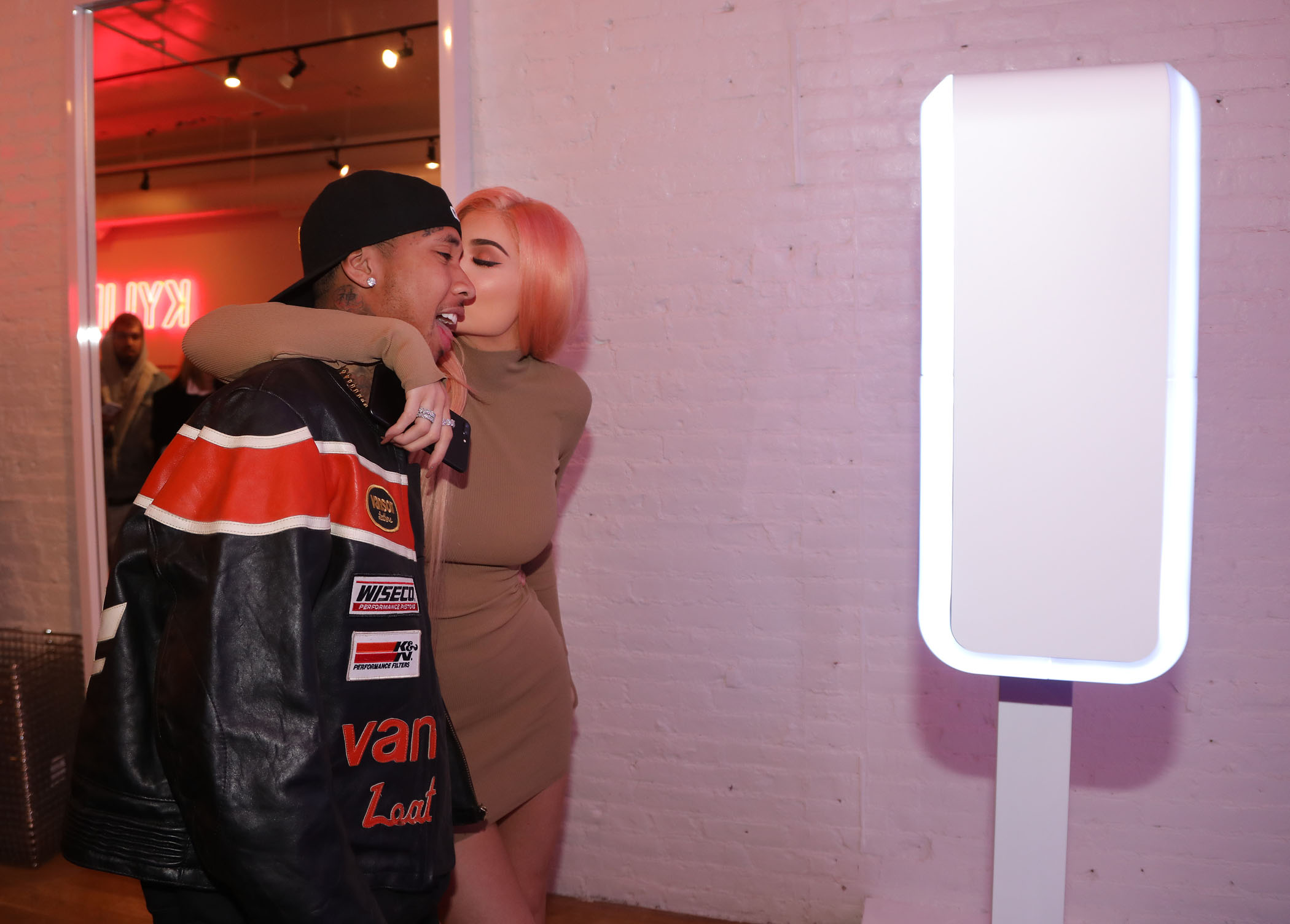 Access_Kardashian_2.jpg
