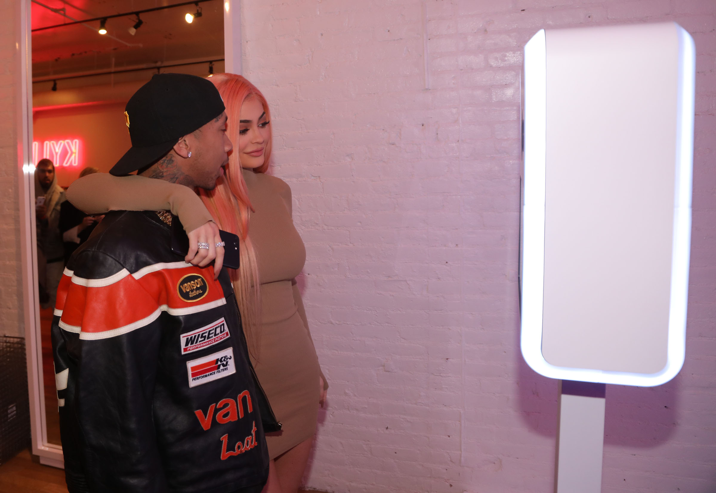 Access_Kardashian_3.jpg
