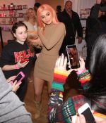 Access_Kardashian_4.jpg