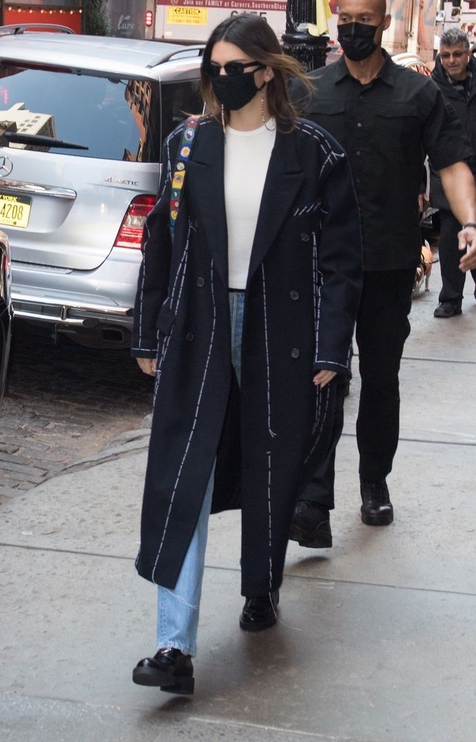 Access_Kardashian_001~0.jpg