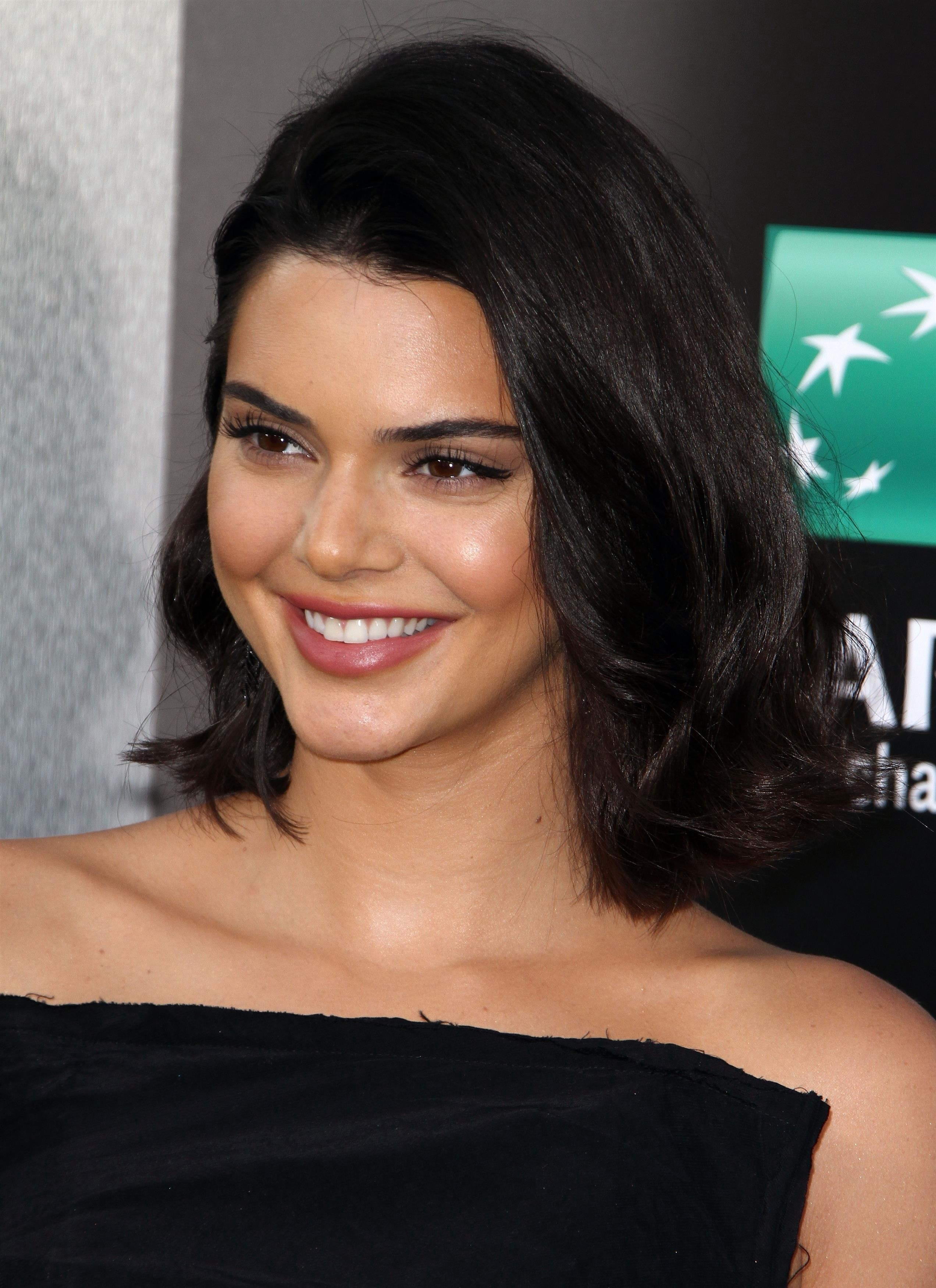 Access_Kardashian_98.jpg