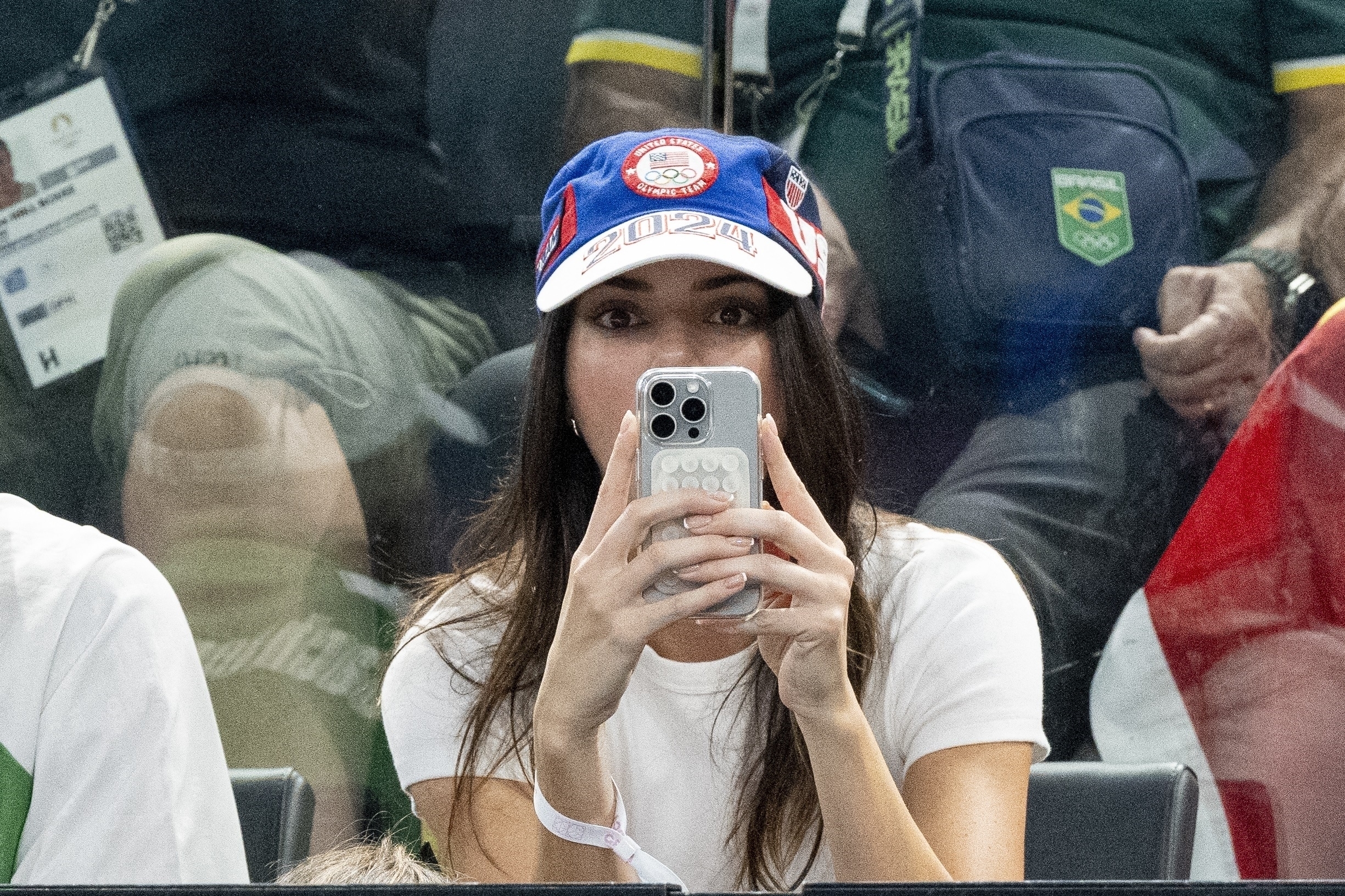 Access_Kardashian_28129~1.jpg
