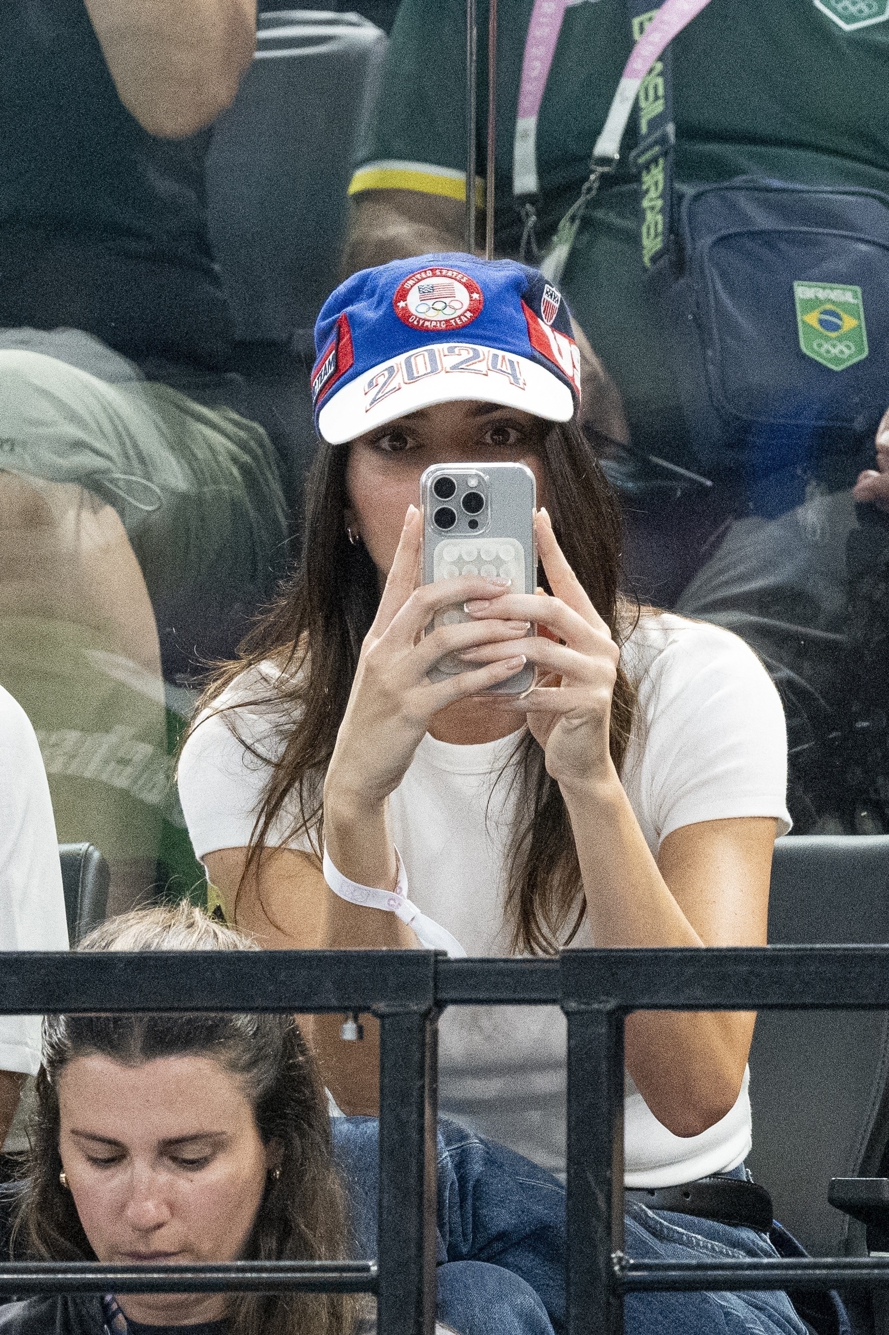 Access_Kardashian_28229~0.jpg