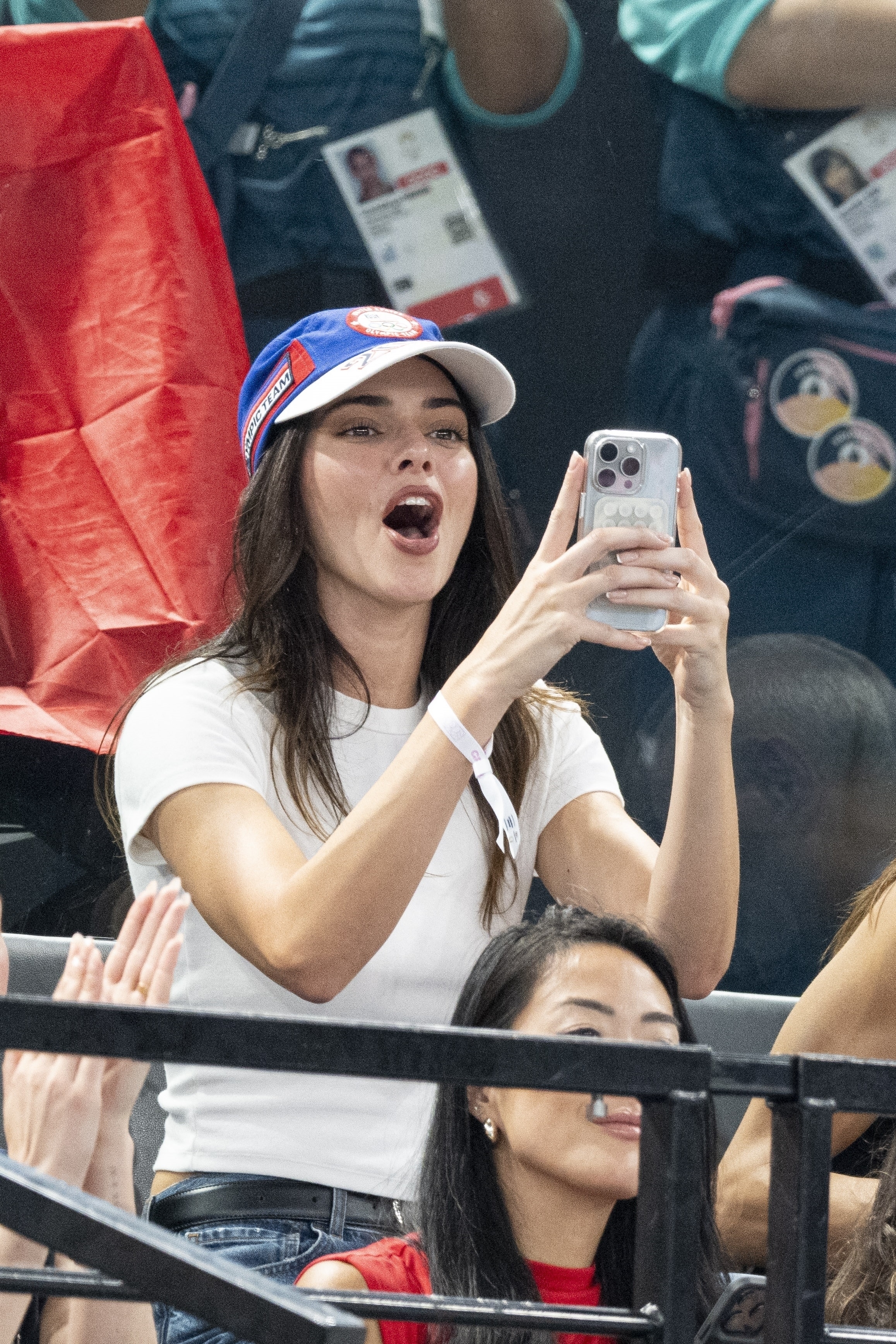 Access_Kardashian_28729~0.jpg