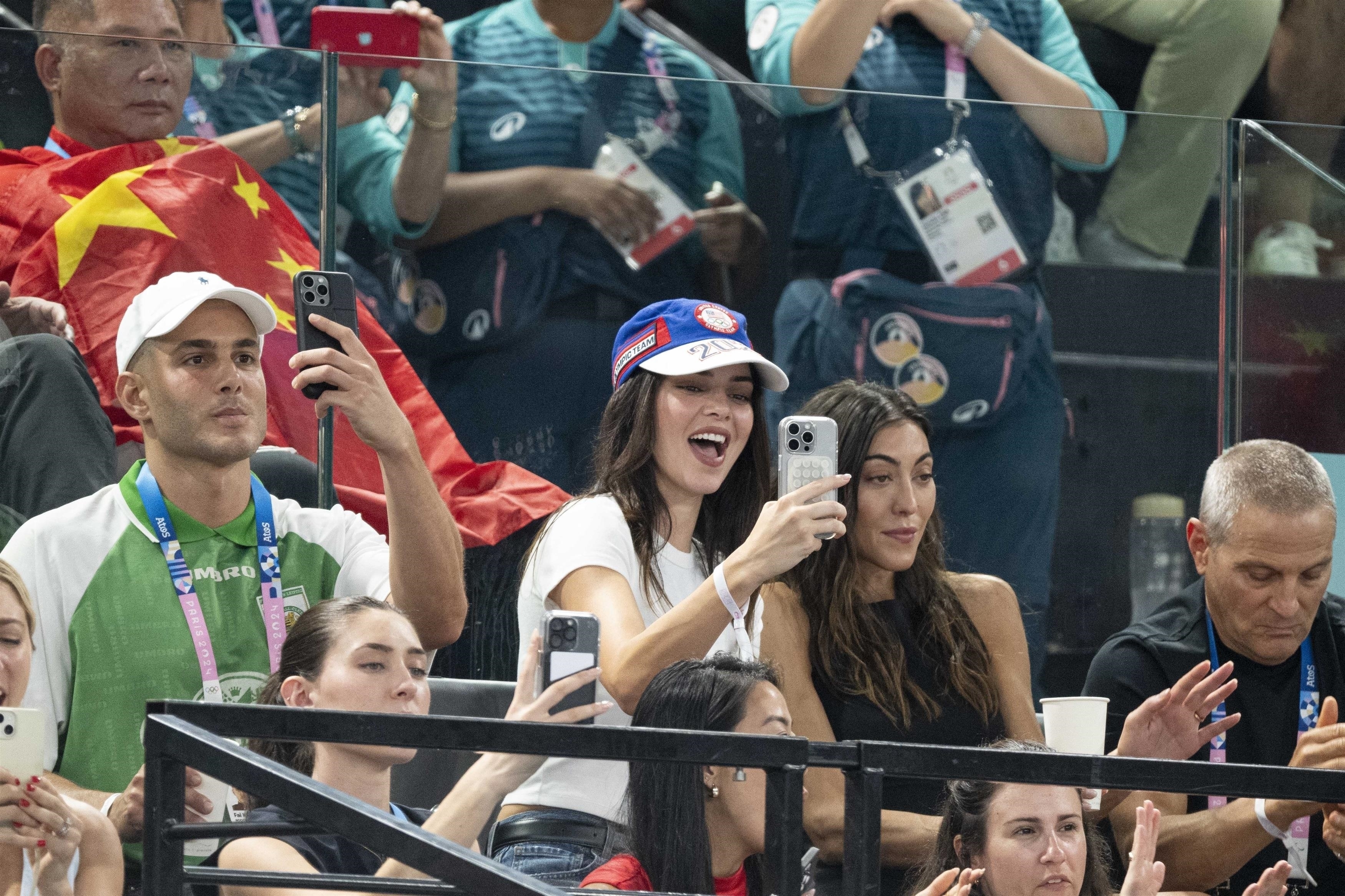 Access_Kardashian_28929~0.jpg
