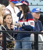 Access_Kardashian_281129~0.jpg