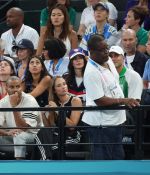 Access_Kardashian_28129~0.jpg