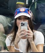 Access_Kardashian_28129~1.jpg