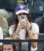 Access_Kardashian_28229~0.jpg