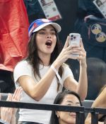 Access_Kardashian_28729~0.jpg
