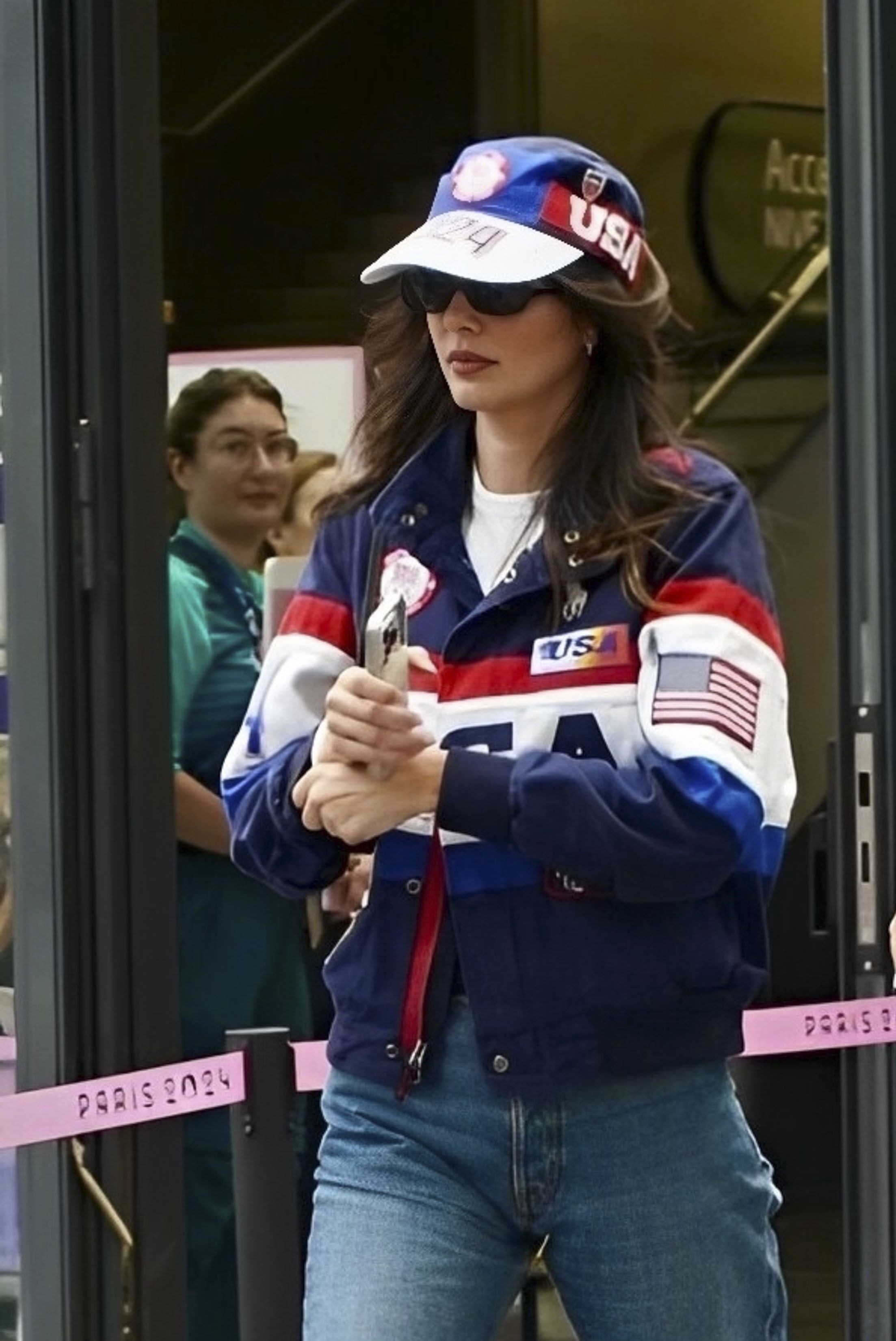 Access_Kardashian_281029~0.jpg