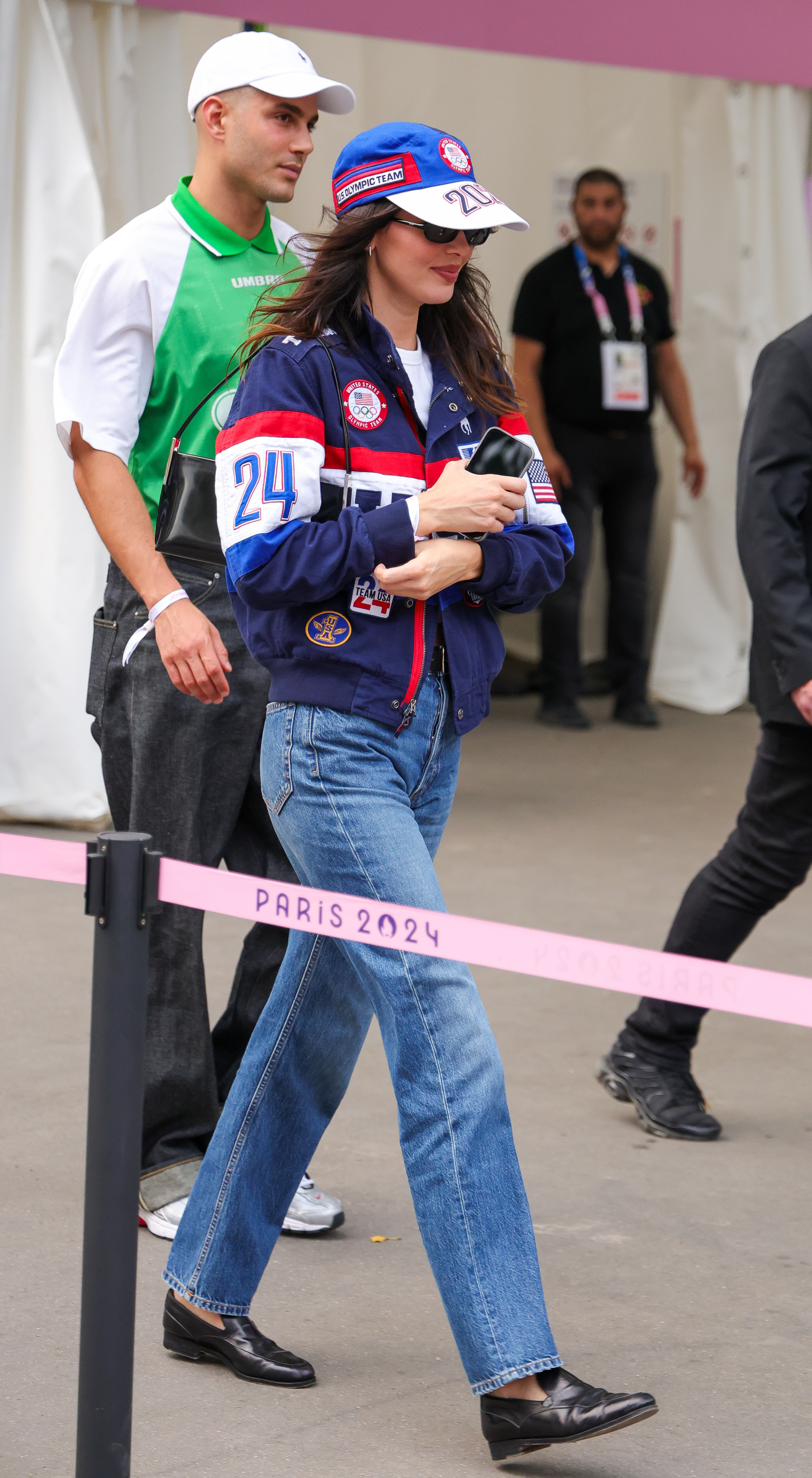 Access_Kardashian_281229~2.jpg