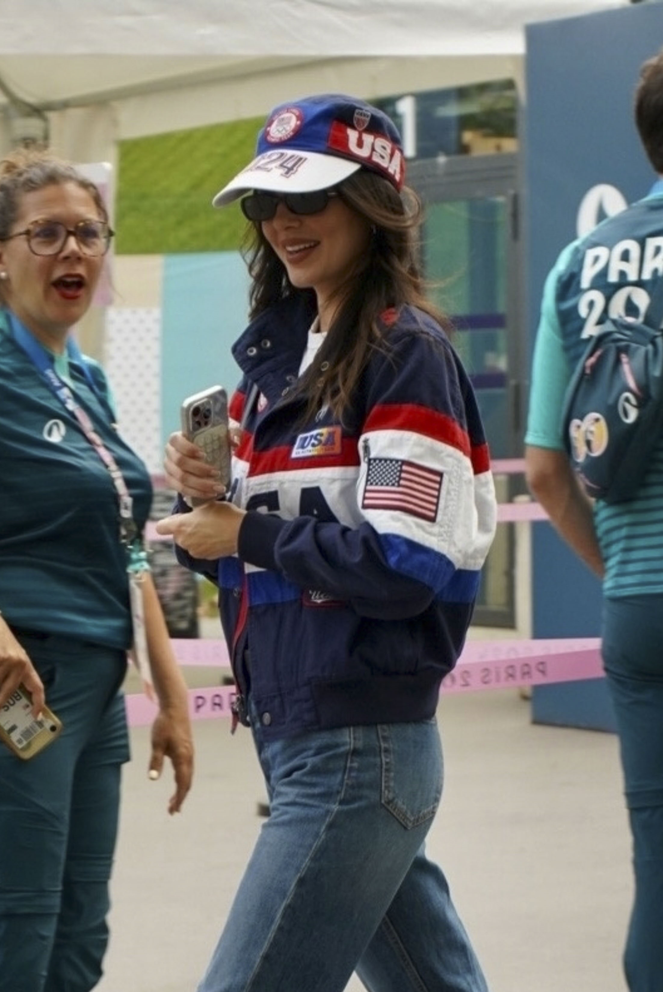 Access_Kardashian_28129~0.jpg