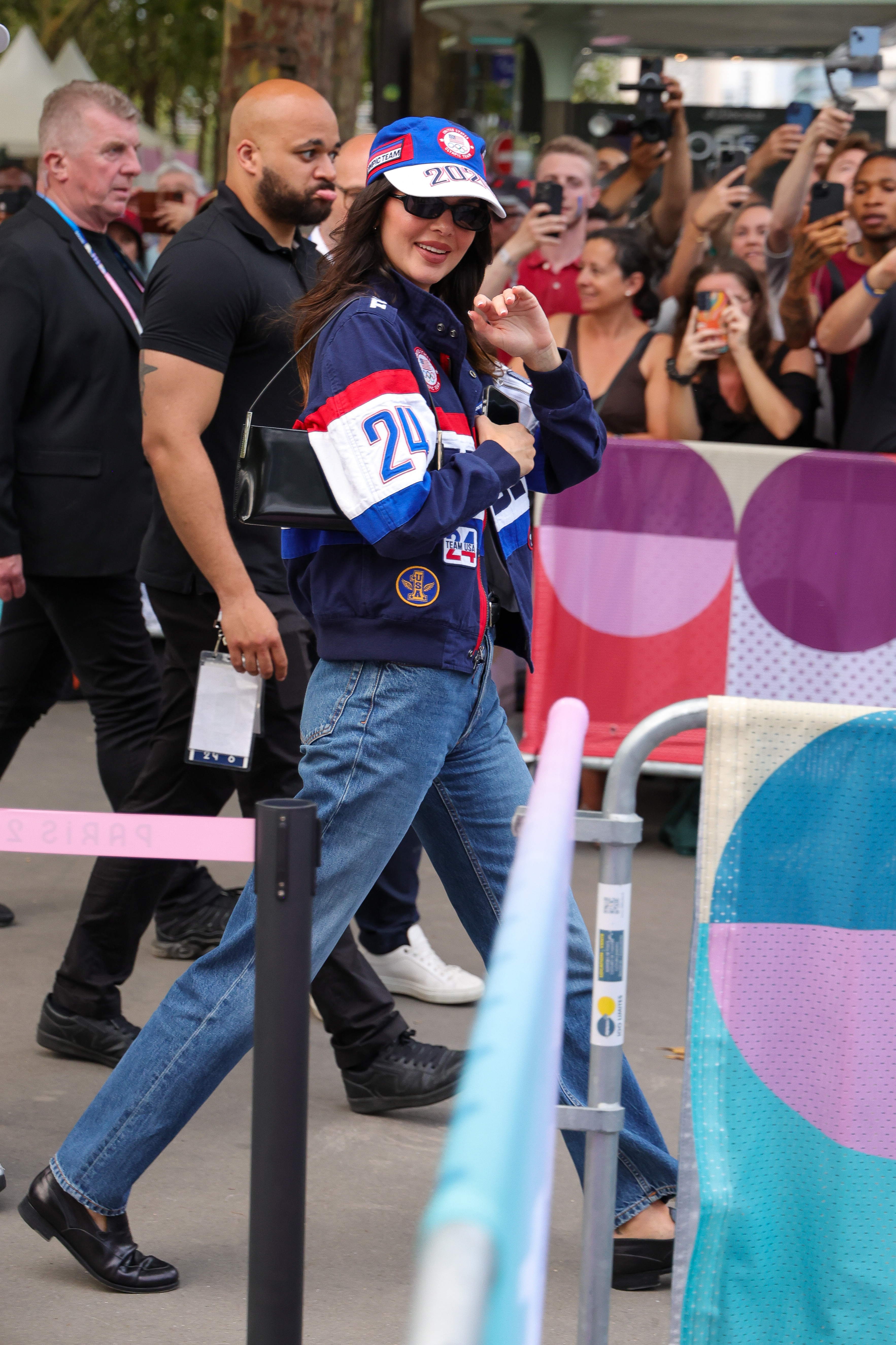 Access_Kardashian_281429~2.jpg