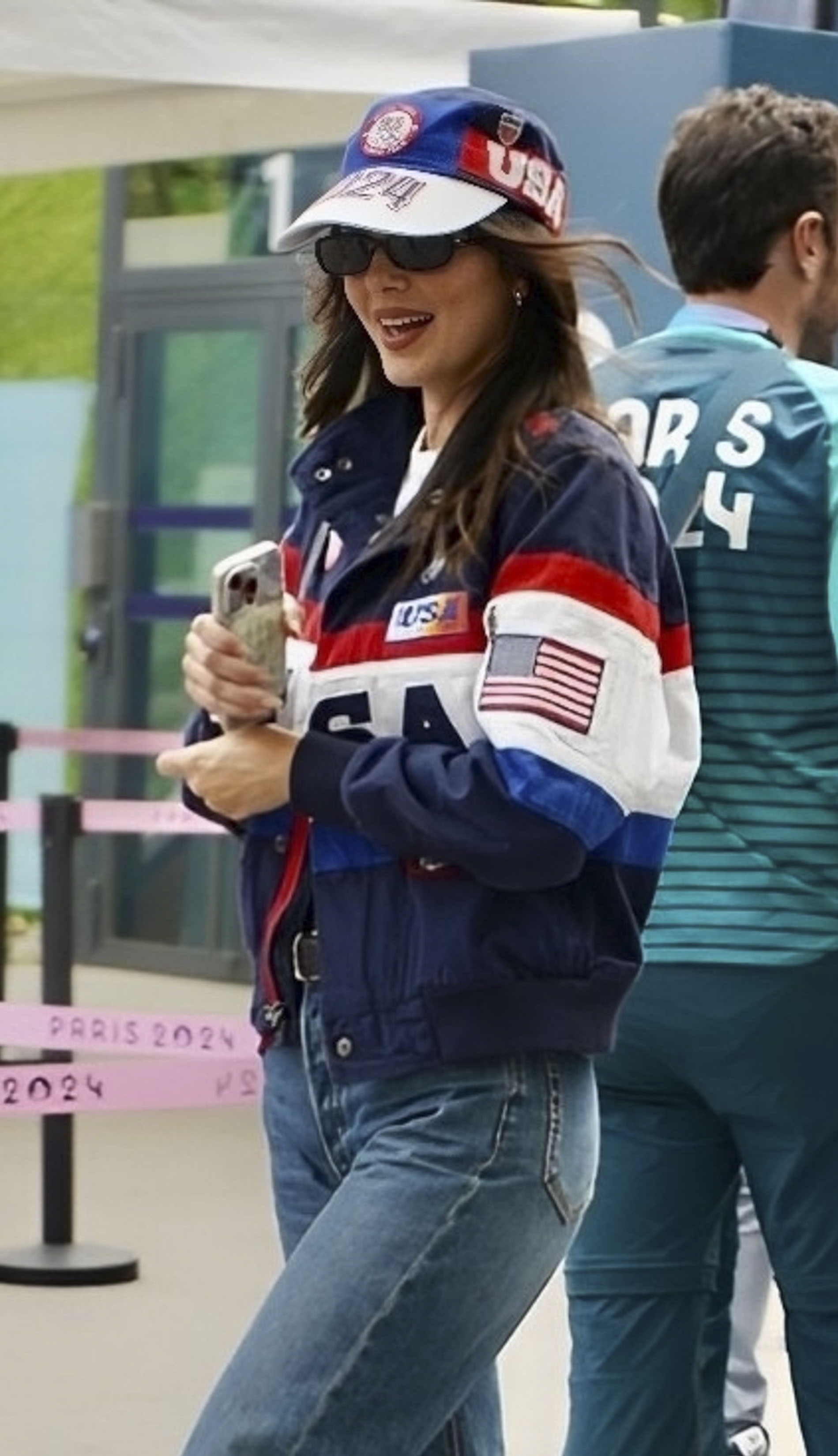 Access_Kardashian_281529~0.jpg