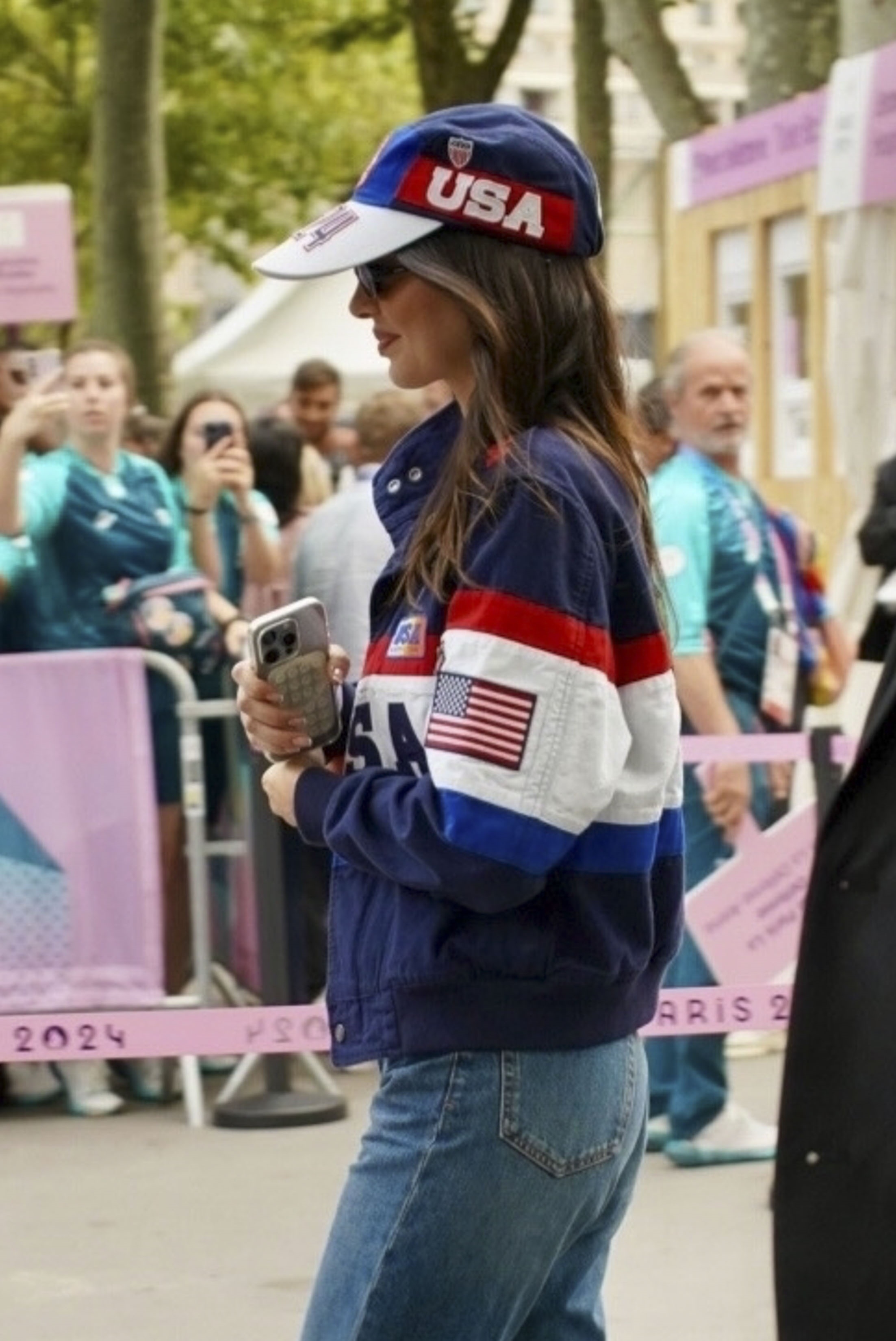 Access_Kardashian_281629~0.jpg