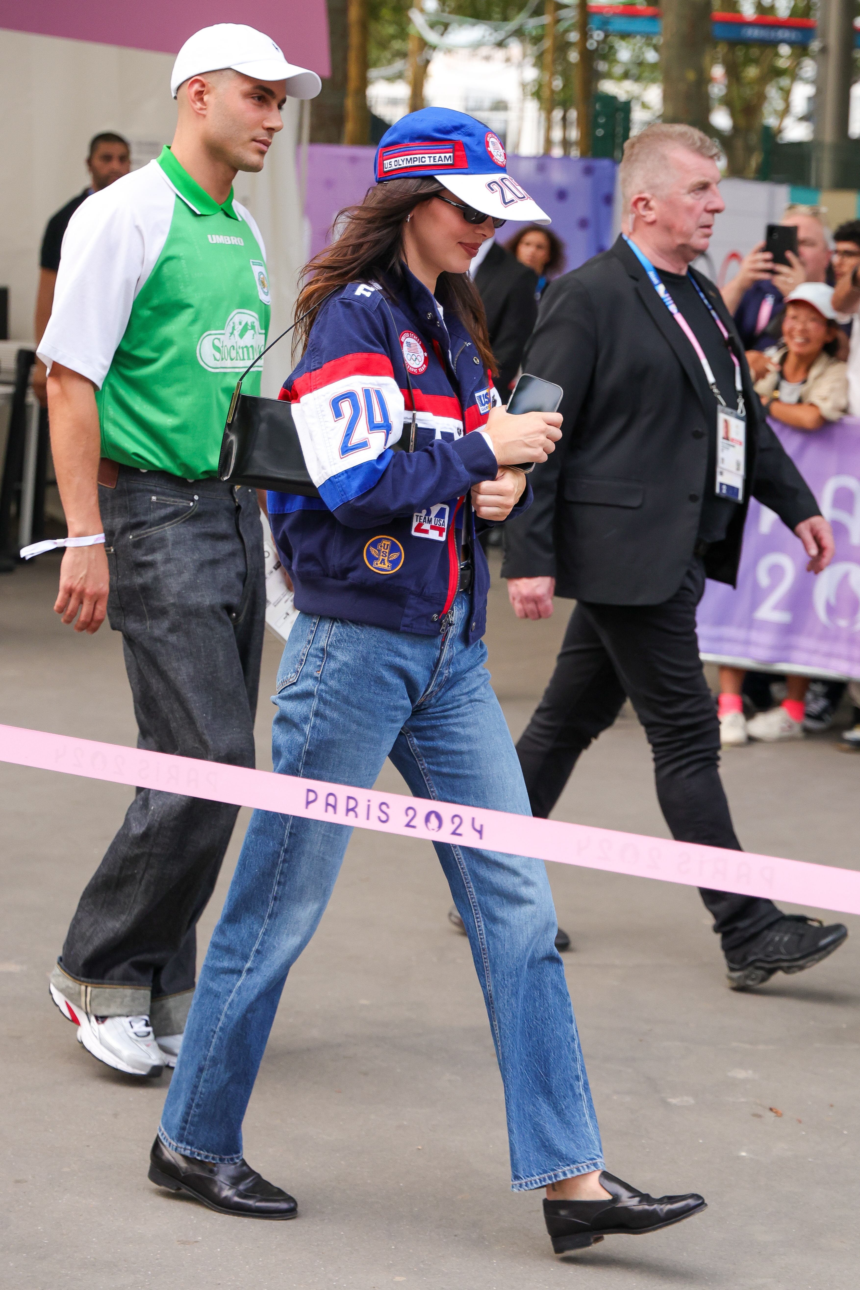 Access_Kardashian_281629~2.jpg