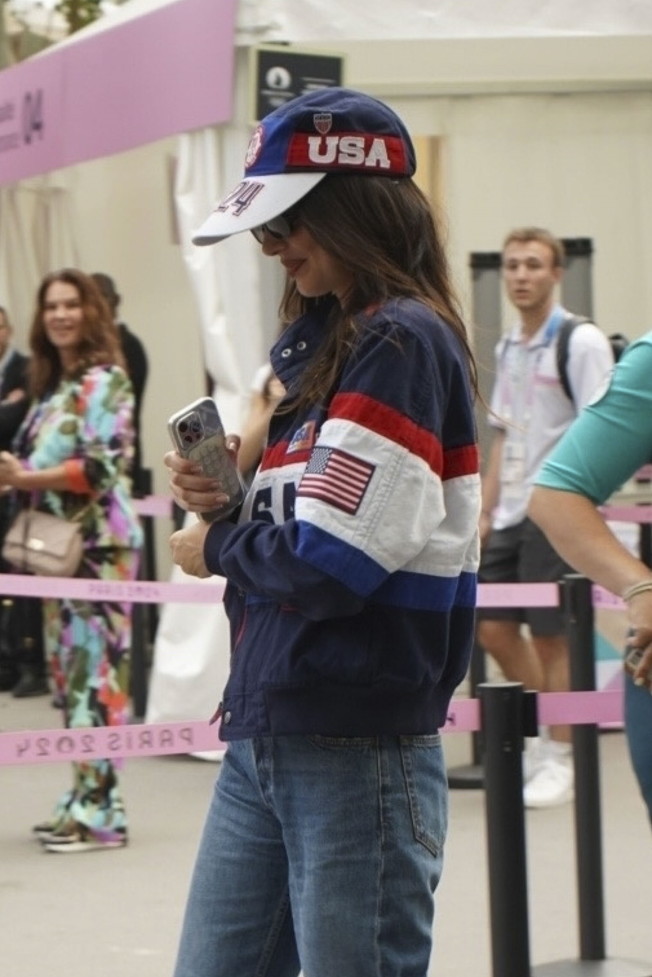 Access_Kardashian_281929~0.jpg