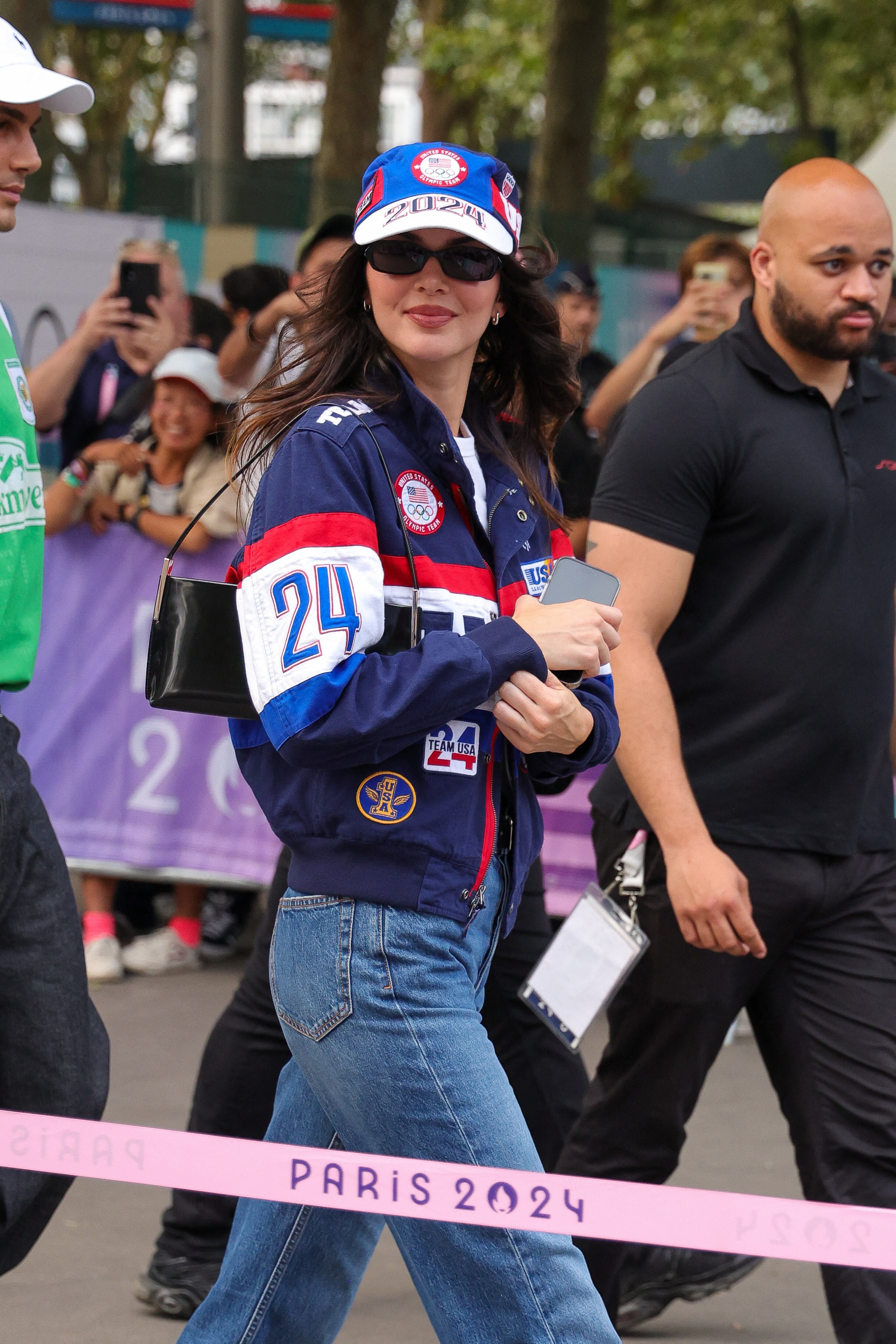 Access_Kardashian_28829~1.jpg