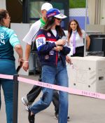 Access_Kardashian_282129~0.jpg