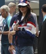 Access_Kardashian_28929~0.jpg
