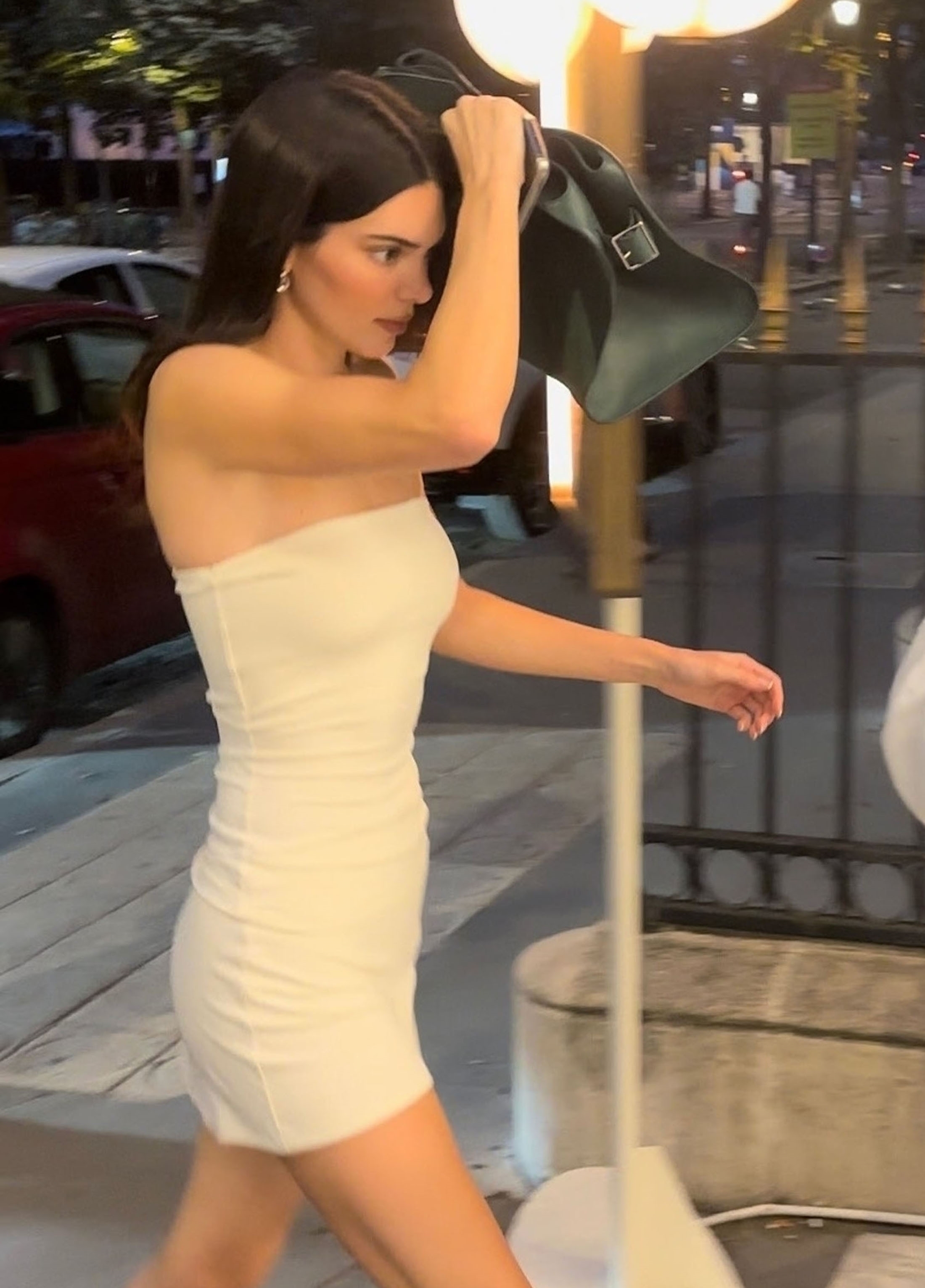 Access_Kardashian_28329~1.jpg