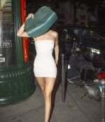 Access_Kardashian_281229.jpg