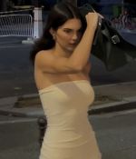 Access_Kardashian_281929~0.jpg