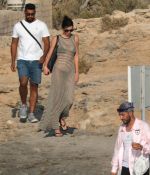 Access_Kardashian_28829.jpg