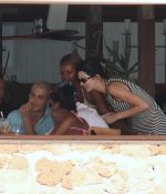 Access_Kardashian_281029.jpg