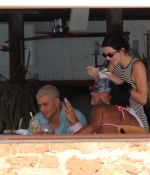 Access_Kardashian_281329.jpg