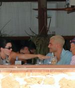 Access_Kardashian_28229.jpg