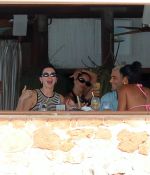 Access_Kardashian_28629.jpg