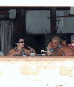 Access_Kardashian_28829.jpg