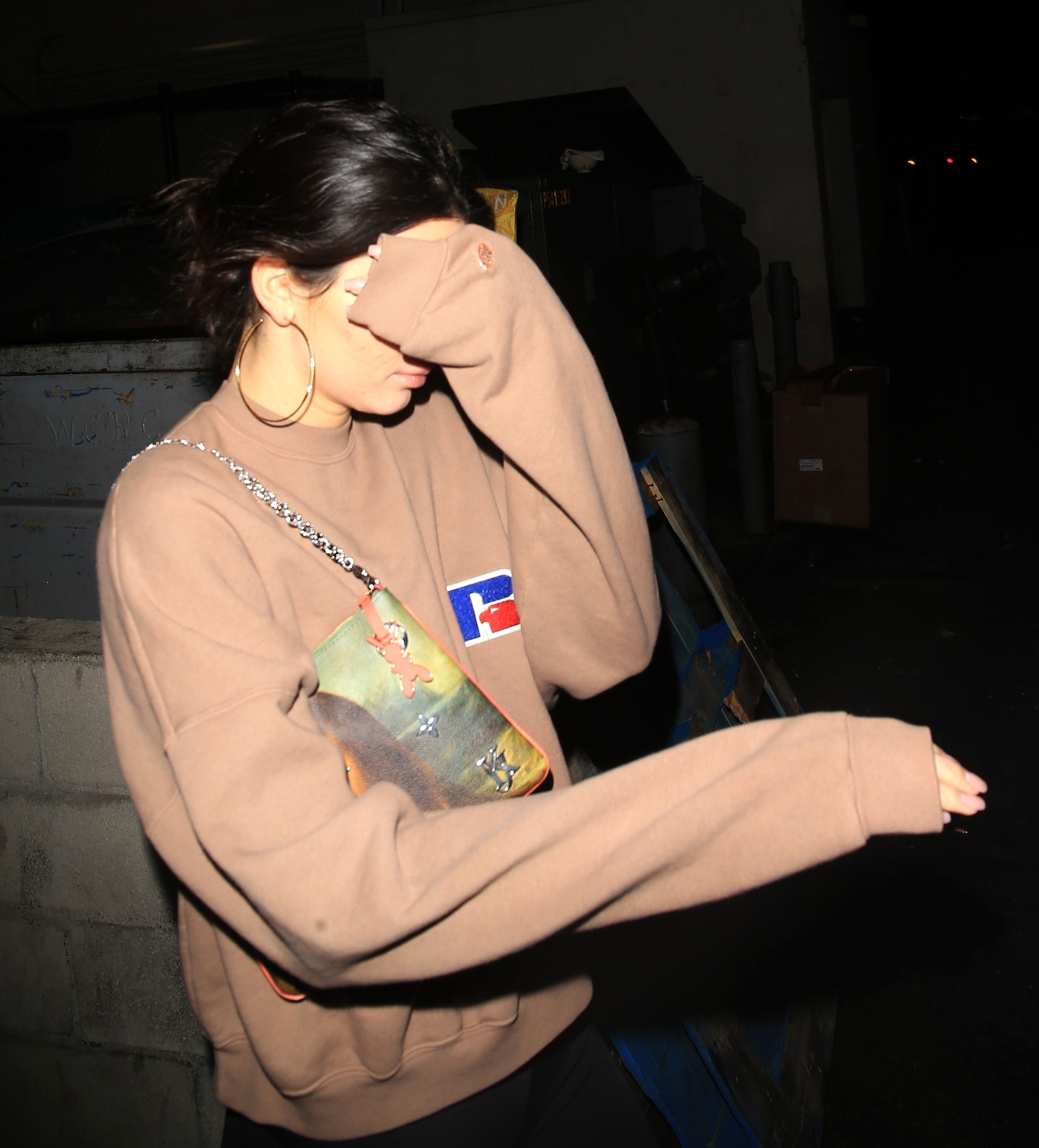 Access_Kardashian_1~0.jpg
