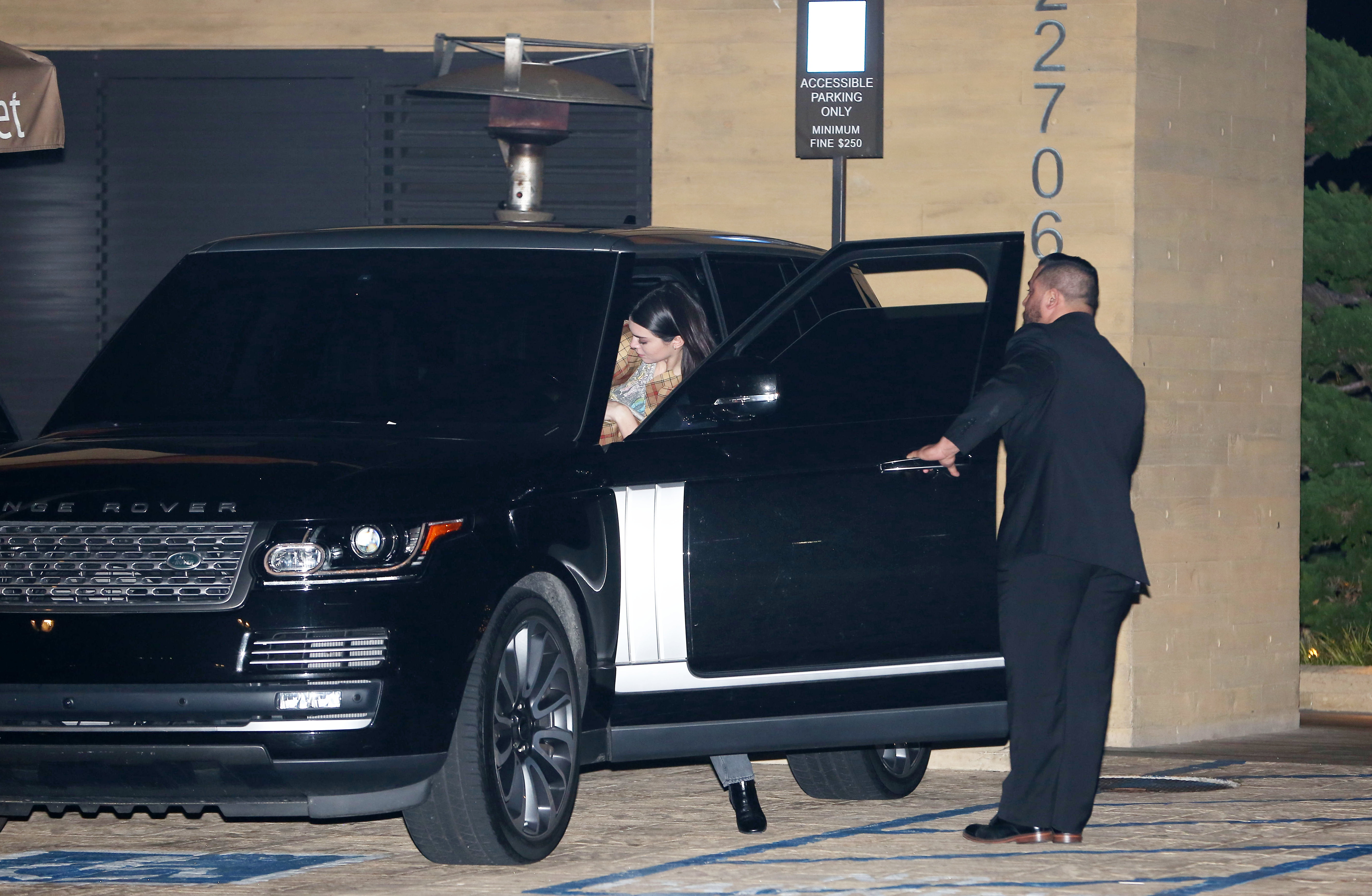 Access_Kardashian_16.jpg