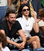 Access_Kardashian_281529~0.jpg