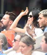 Access_Kardashian_28429~0.jpg