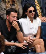 Access_Kardashian_28729~0.jpg