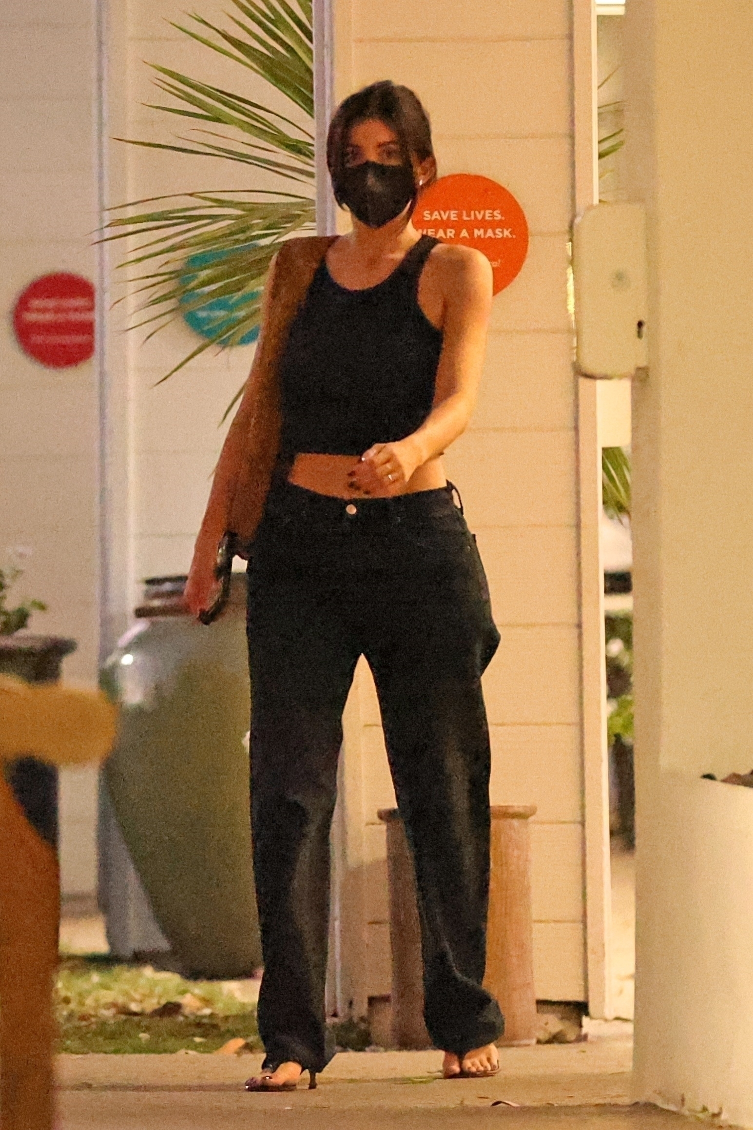 Access_Kardashian_10~0.jpg