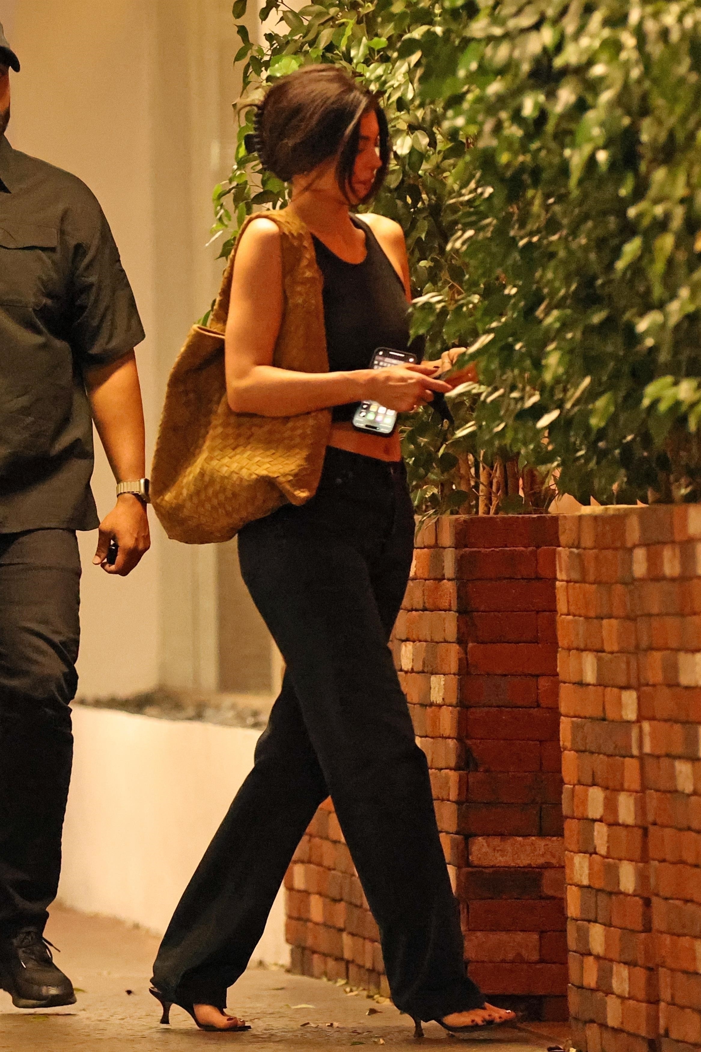 Access_Kardashian_19~0.jpg