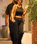 Access_Kardashian_13~0.jpg