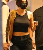 Access_Kardashian_14~0.jpg