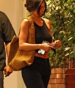 Access_Kardashian_17~0.jpg