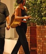 Access_Kardashian_19~0.jpg