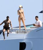 Access_Kardashian_10.jpg