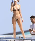 Access_Kardashian_12.jpg