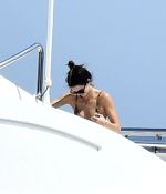 Access_Kardashian_75.jpg