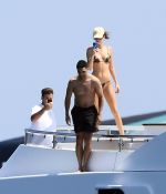Access_Kardashian_90.jpg